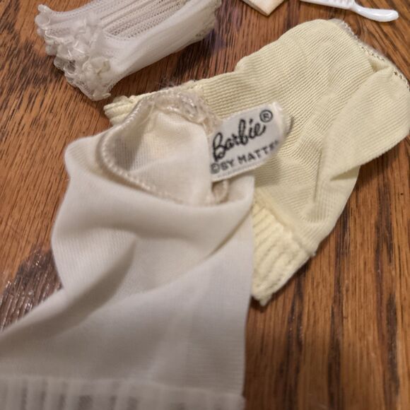 Vintage Barbie Doll #919 FASHION UNDERGARMETS / LINGERIE  IN White Yellow 7PC - Picture 6 of 6